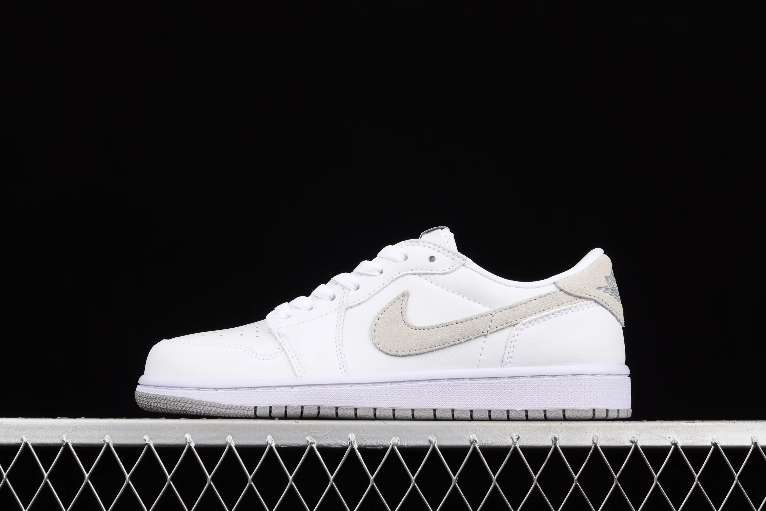 All categories Air Jordan Jordan series basketball shoes Air Jordan 1 Low Air Jordan 1 Low OG AJ1 Joe 1 white and gray color low-top basketball shoes CZ0858-100